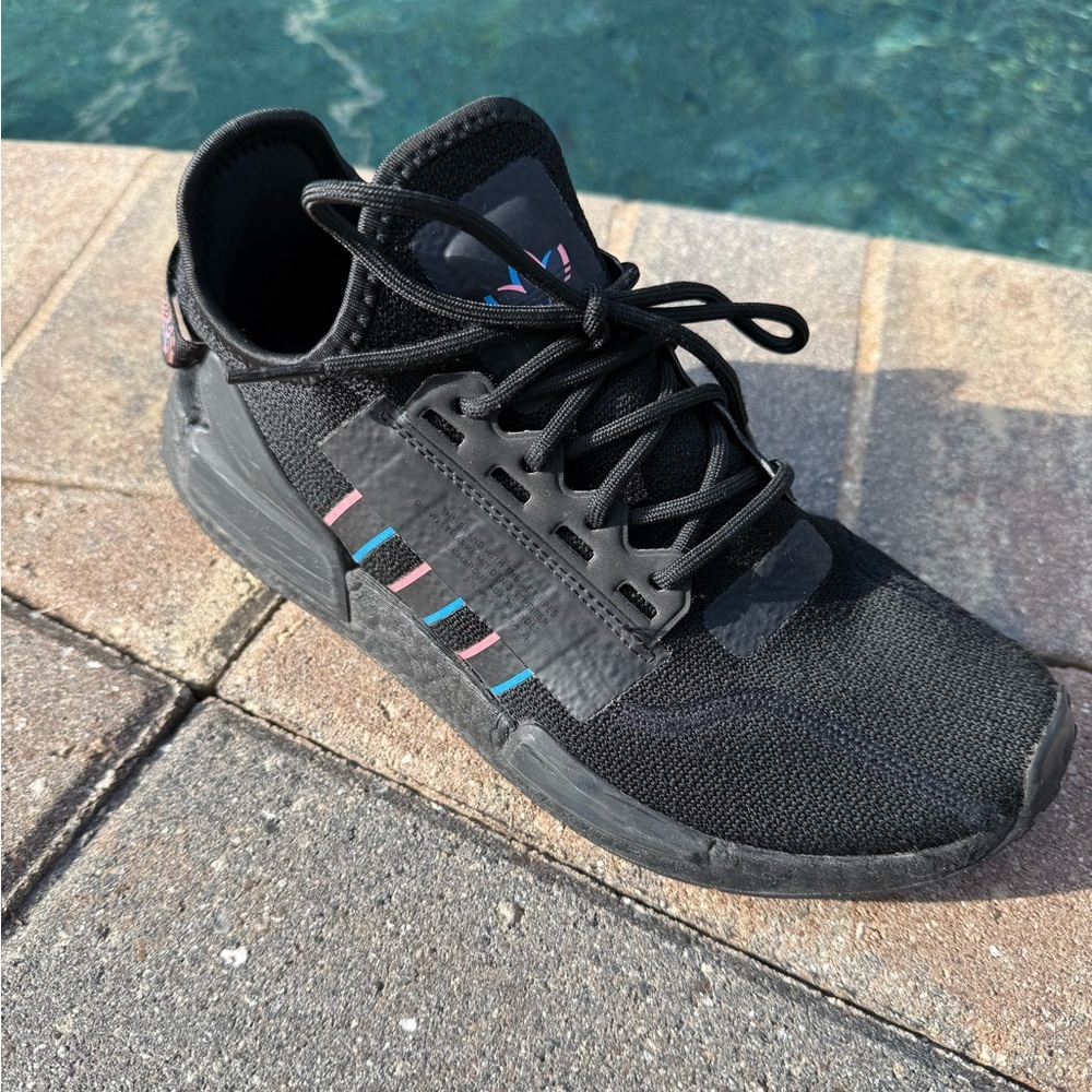 Adidas - NMD R1 V2 Black Pulse Magenta Men’s 7.5 - Picture 2 of 10
